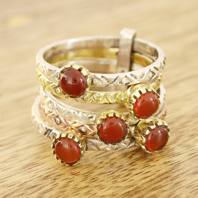 Onyx-Ring mit mehreren Steinen - Rot-orangefarbener Onyx-Mehrsteinring aus Indien