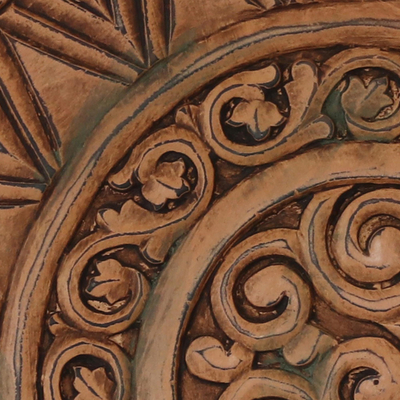 Panel en relieve de madera, 'Radiant Disc' - Panel en relieve de madera con patrón en espiral de la India