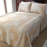 Juego de colcha de algodón, 'Kantha Charm in Girasol' (3 piezas) - Juego de cama con estampado indio amarillo con 2 fundas