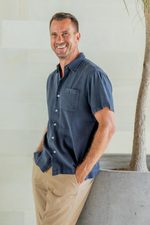 Men's cotton blend shirt, 'Casual Day in Navy' - Men's Short Sleeve Cotton Blend Shirt in Navy from India