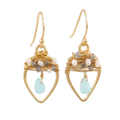 Vergoldete Ohrhänger mit mehreren Edelsteinen - Vergoldete Ohrhänger mit Perlen und mehreren Edelsteinen