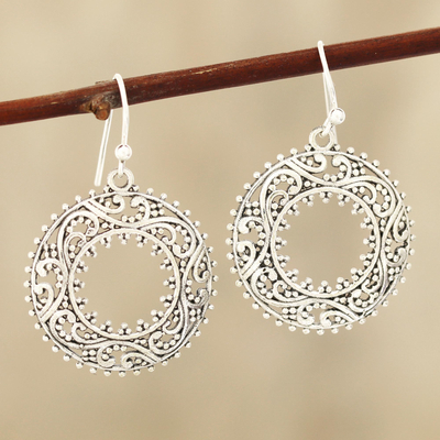 Pendientes colgantes de plata de ley - Aretes colgantes de plata esterlina con patrón de vid de la India