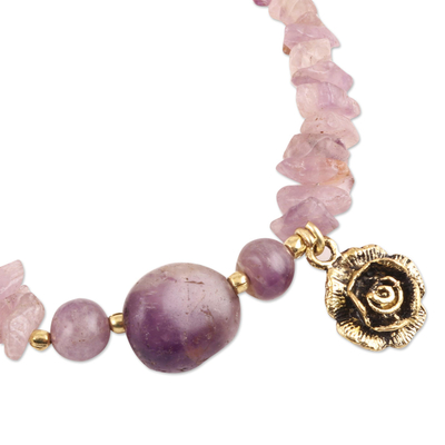 Quarzperlen-Armband, 'Purple Gorgeous', 'Purple Gorgeous - Violetter Quarzarmband mit Blumenarmband aus Indien