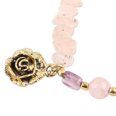 Quarzperlen-Armband, 'Appealing Pink', 'Appealing Pink - Blumenarmband aus rosa Quarzglasperlen aus Indien
