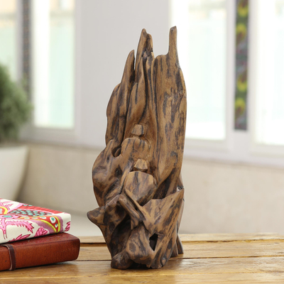 Escultura de madera flotante - Escultura de madera a la deriva abstracta recuperada de la India