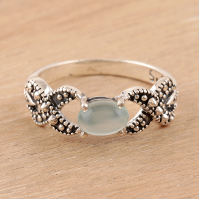 anillo de calcedonia - Anillo de banda de calcedonia ondulada elaborado en la India