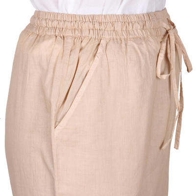 Kurze Hose aus Baumwolle - Kurz geschnittene Hose komplett aus Baumwolle mit Stickerei und Kordelzug an der Taille