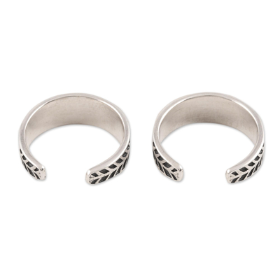 Sterling silver toe rings, 'Leafy Texture' - Leaf Pattern Sterling Silver Toe Rings from India