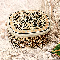 Caja decorativa de papel maché, 'Srinagar Beauty' - Caja de papel maché artesanal pintada a mano