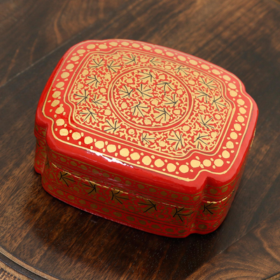 Caja decorativa de papel maché - Caja artesanal pintada a mano en rojo y dorado