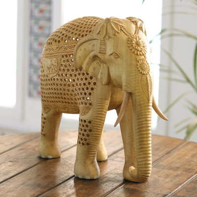 Jali-Skulptur aus Holz - Handgeschnitzte Elefanten-Jali-Skulptur aus Holz