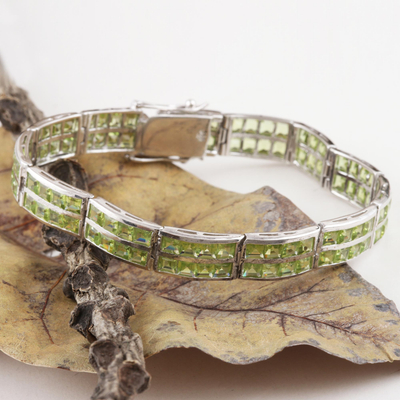 Peridot Bracelets | JamesAllen.com