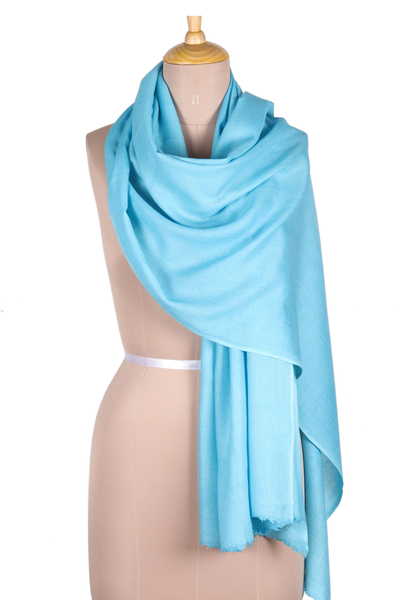 Mantón de mezcla de lana y seda, 'Kashmiri Sky' - India Mantón de Cachemira en mezcla de lana y seda azul cielo