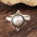 Cultured pearl single-stone ring, 'Moon Memory' - Luminous Cultured White Pearl Ring