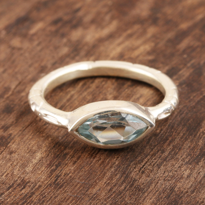 anillo de topacio azul de una sola piedra - Anillo de topacio azul de talla marquesa de India