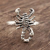 Anillo de plata de ley, 'Scorpion Power' - Anillo de escorpión hecho a mano en plata de ley