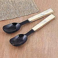 Horn and wood salad servers, 'Lucknow Flavor' (pair) - Artisan Crafted Salad Servers with Horn and Wood (Pair)