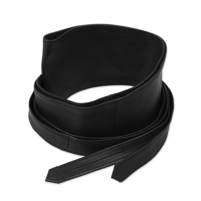 Obi-Gürtel aus Leder, „Stilvolle Anziehungskraft in Schwarz“. - Handgefertigter Obi-Gürtel aus schwarzem Schafleder