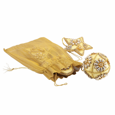 Perlenornamente aus Satin, (4er-Set) - Handgefertigte Feiertagsornamente aus Goldperlen (4er-Set)