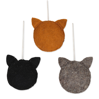 Ornamente aus Wollfilz, 'Halloween-Katzen' (3er-Satz) - Niedliche Halloween-Katzenornamente aus Indien (3er-Set)