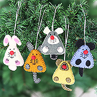 Wollfilz-Ornamente, „Schelmische Mäuse“ (5er-Set) – 5er-Set Weihnachtsornamente aus Wollfilz mit Maus und Kaninchen