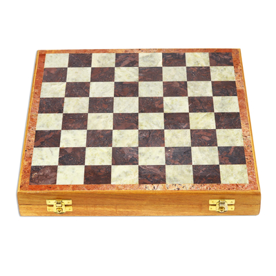 Schachspiel aus Speckstein - Selbstaufbewahrendes Schachspiel aus Speckstein aus Indien