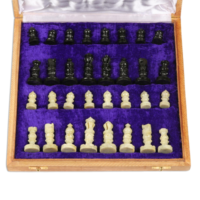 Schachspiel aus Speckstein - Selbstaufbewahrendes Schachspiel aus Speckstein aus Indien