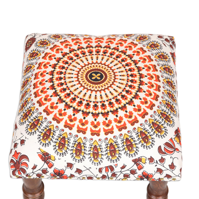 Taburete otomano tapizado - Otomana con motivo de mandala multicolor y patas de madera