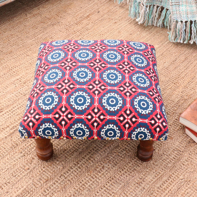 Taburete de pie otomano tapizado - Otomana multicolor con patas de madera