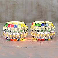 Portavelas de mosaico de vidrio, 'Hojas vibrantes' (par) - Portavelas de mosaico de vidrio de colores de la India (par)