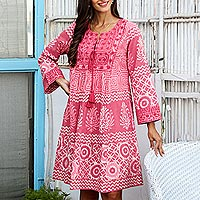 Vestido evasé de algodón bordado, 'Petal Pink' - Vestido evasé de algodón bordado de la India
