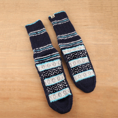 Handgestrickte Socken im Slipper-Stil - Handgestrickte nachtblaue dicke Socken im Slipper-Stil aus Indien