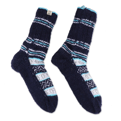 Handgestrickte Socken im Slipper-Stil - Handgestrickte nachtblaue dicke Socken im Slipper-Stil aus Indien