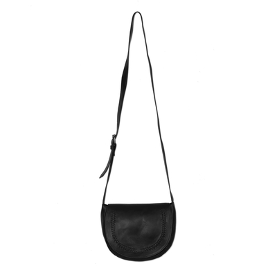 Leder-Slingbag, 'Sing Softly in Black' - Handgefertigte Umhängetasche aus schwarzem Leder