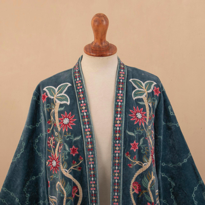 Kimonojacke aus blauem Baumwollsamt, „Blue Kashmiri Garden“ - Bestickte lange Jacke aus blauem Baumwollsamt mit offener Vorderseite