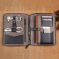 Featured review for Leather travel folio, Ultimate Organization