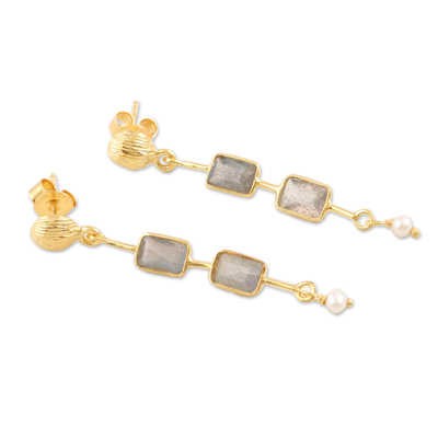 Pendientes colgantes de labradorita y perlas cultivadas bañadas en oro - Aretes colgantes de perla y labradorita chapados en oro