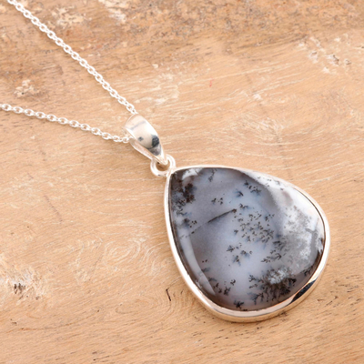 Beautifull silver handmade pendant  with natural stone agate in   silver polish