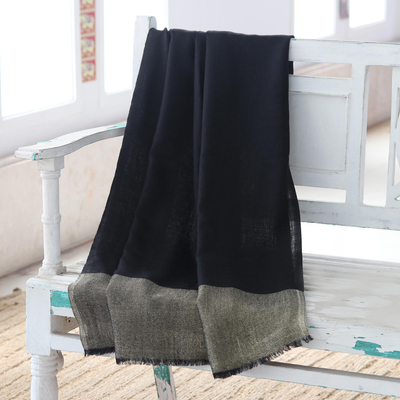 Mantón de mezcla de lana, 'Everyday Elegance in Black' - Mantón de mezcla de lana y seda negro con hilo de lúrex
