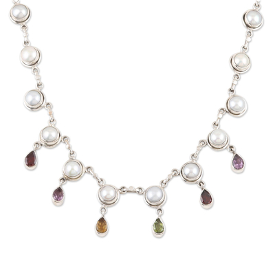 Halskette mit Anhänger aus mehreren Edelsteinen - Halskette mit Anhänger aus kultivierten Süßwasserperlen und Amethyst