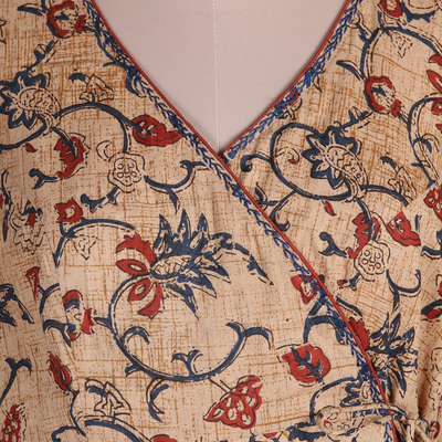 Vestido cruzado de algodón bordado - Vestido cruzado de algodón bordado a mano con motivo floral
