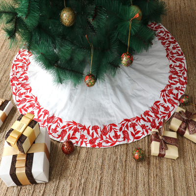 Bestickter Baumrock - Bestickter Weihnachtsbaumrock in Rot und Weiß