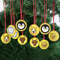 Bestickter Weihnachtsschmuck aus Wolle, „Party Animals in Yellow“ (10er-Set) – Gelber Weihnachtsschmuck aus Wolle aus Indien (10er-Set)