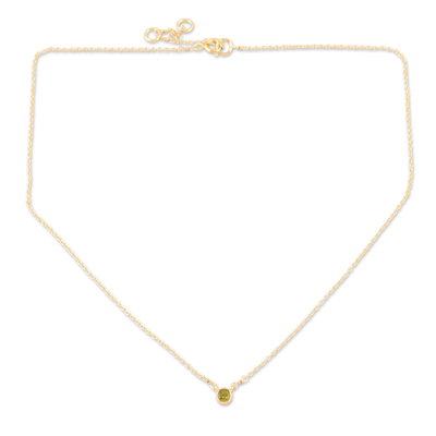 Halskette mit vergoldetem Peridot-Anhänger, 'Spring's Arrival'. - Handgefertigte Peridot-Halskette aus Indien