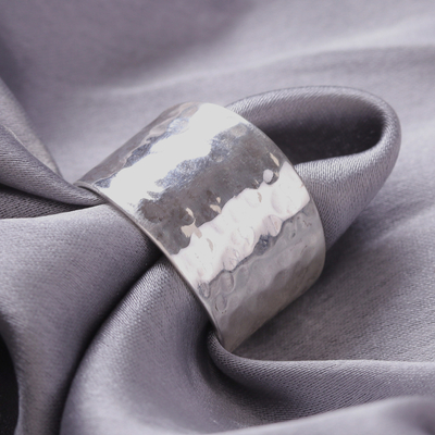Anillo de banda de plata esterlina - Anillo de banda de plata esterlina hecho a mano artesanalmente de la India