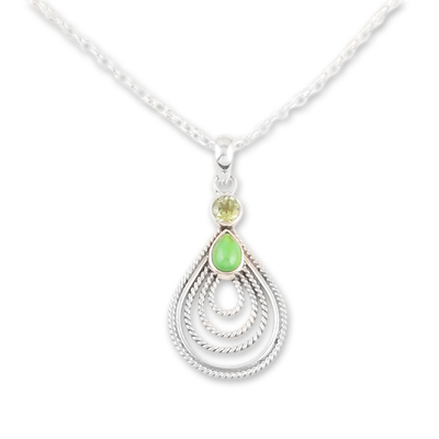 Peridot-Anhänger-Halskette, „Strahlen in Grün“ – handgefertigte Peridot- und Sterlingsilber-Anhänger-Halskette