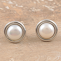 Pendientes de botón de perlas cultivadas, 'Belleza perdurable' - Pendientes de plata de ley y perlas cultivadas