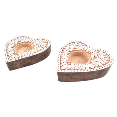 Portavelas de madera para velas pequeñas, (par) - Portavelas talladas a mano con motivo de corazón (par)