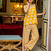 Conjunto de pijama de algodón, 'Marigold Spring' - Conjunto de pijama de algodón de caléndula con motivos florales y Chevron
