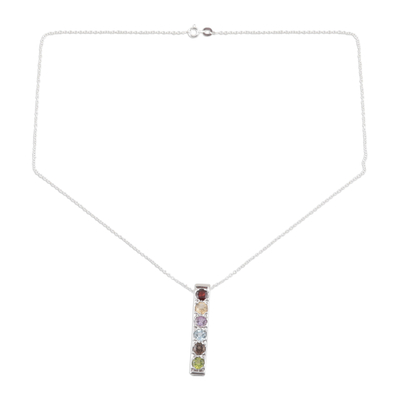 Halskette mit Anhänger aus mehreren Edelsteinen - Halskette mit Anhänger aus 925er Sterlingsilber mit mehreren Edelsteinen aus Indien